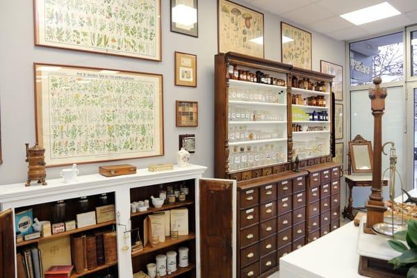 Ogranak Galena Vera, Novi Sad — apoteka sa laboratorijom za izradu magistralnih lekova